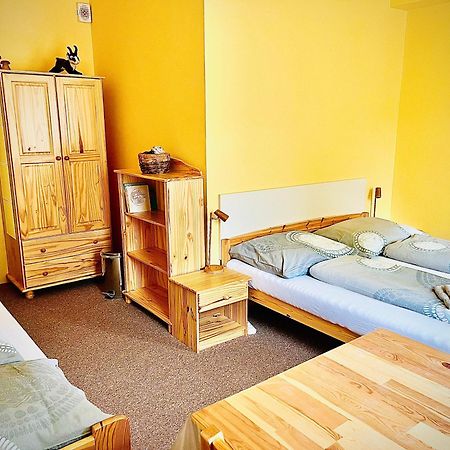 P&P Jicin Apartments - Soukrome 2-3 Luzkove Pokoje S Vlastni Kuchyni A Koupelnou מראה חיצוני תמונה