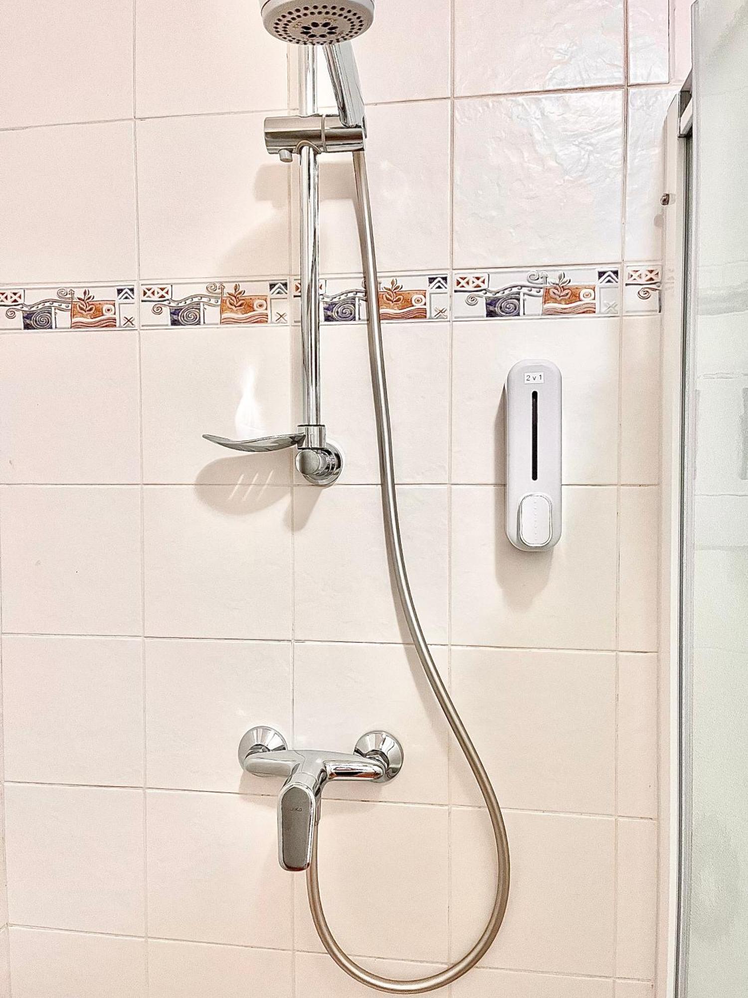 P&P Jicin Apartments - Soukrome 2-3 Luzkove Pokoje S Vlastni Kuchyni A Koupelnou מראה חיצוני תמונה